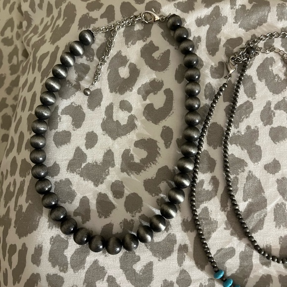 Faux Navajo pearls - Picture 2 of 4